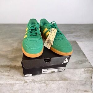 Adidas Breaknet Sleek SZ 7.5 Youth Big kids Sneakers Green Yellow Stripe